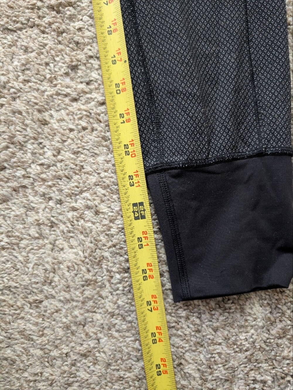 Lululemon Black Leggings With Micro Diamond‎ Design Women's Sz 6 Leg Pockets - Picture 10 of 10